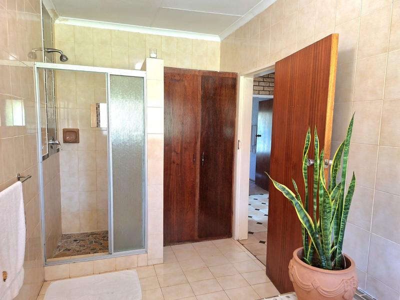 5 Bedroom Property for Sale in Stilfontein North West